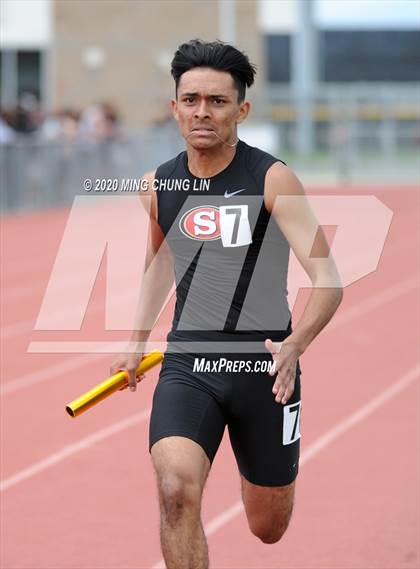 Thumbnail 2 in Earl Engman Relays (8x200 Meter) photogallery.