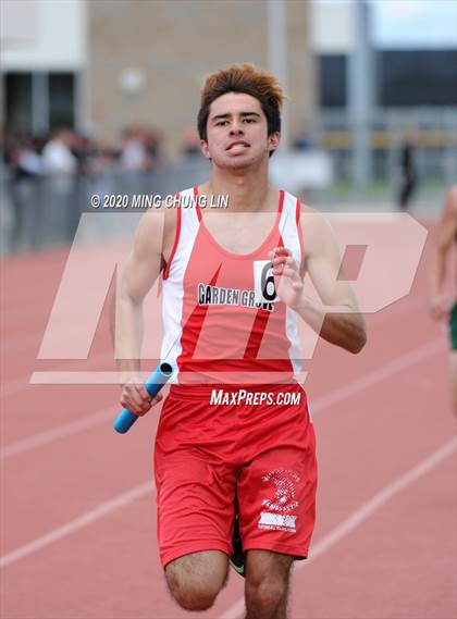 Thumbnail 2 in Earl Engman Relays (8x200 Meter) photogallery.