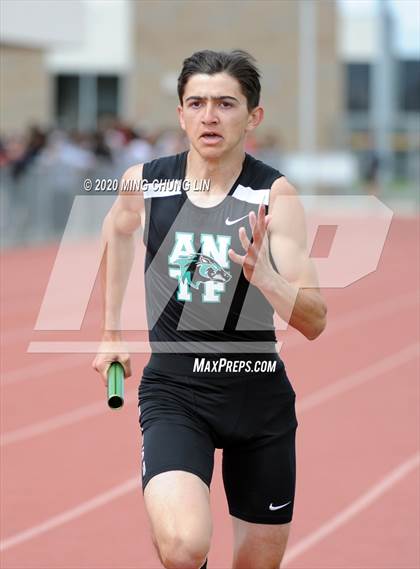 Thumbnail 3 in Earl Engman Relays (8x200 Meter) photogallery.
