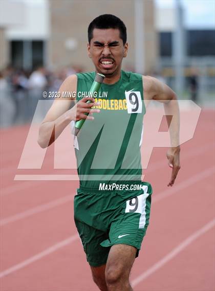 Thumbnail 1 in Earl Engman Relays (8x200 Meter) photogallery.