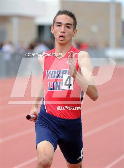 Thumbnail 2 in Earl Engman Relays (8x200 Meter) photogallery.