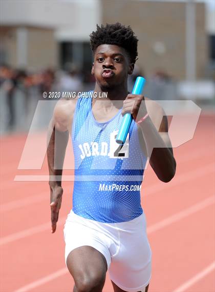 Thumbnail 2 in Earl Engman Relays (8x200 Meter) photogallery.