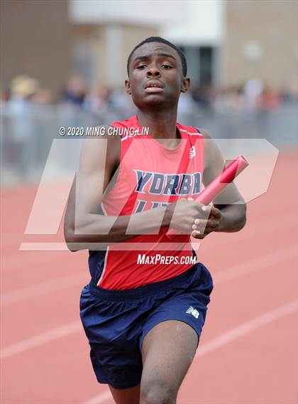 Thumbnail 3 in Earl Engman Relays (8x200 Meter) photogallery.