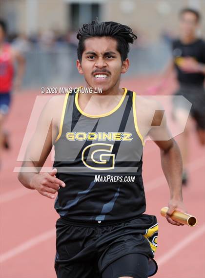 Thumbnail 1 in Earl Engman Relays (8x200 Meter) photogallery.