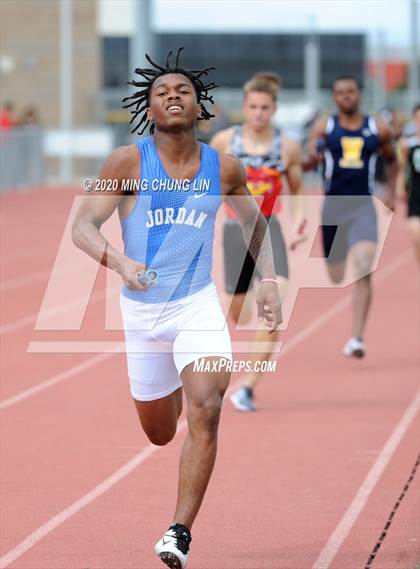 Thumbnail 2 in Earl Engman Relays (8x200 Meter) photogallery.