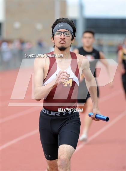 Thumbnail 2 in Earl Engman Relays (8x200 Meter) photogallery.