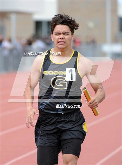 Thumbnail 1 in Earl Engman Relays (8x200 Meter) photogallery.