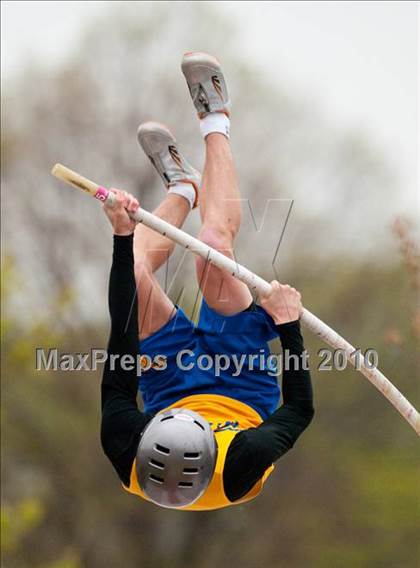 Thumbnail 2 in Hamline Elite Meet (Boys Pole Vault) photogallery.