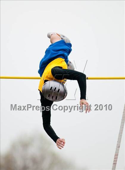 Thumbnail 2 in Hamline Elite Meet (Boys Pole Vault) photogallery.