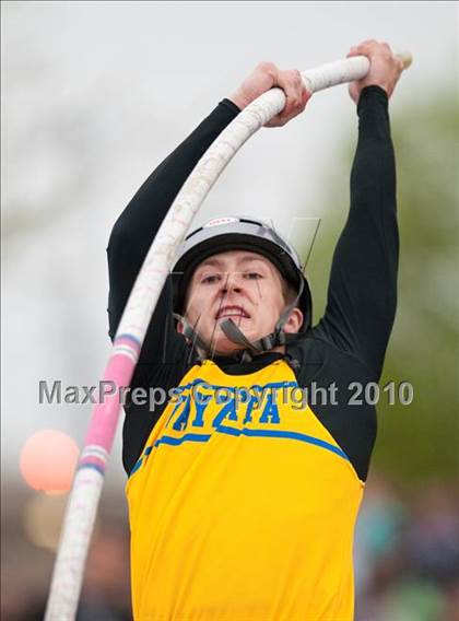 Thumbnail 2 in Hamline Elite Meet (Boys Pole Vault) photogallery.
