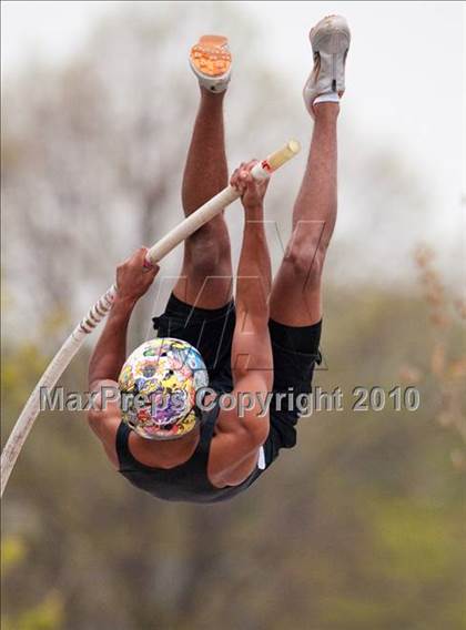 Thumbnail 3 in Hamline Elite Meet (Boys Pole Vault) photogallery.