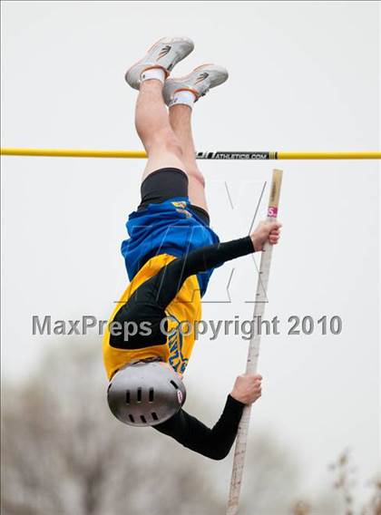 Thumbnail 1 in Hamline Elite Meet (Boys Pole Vault) photogallery.