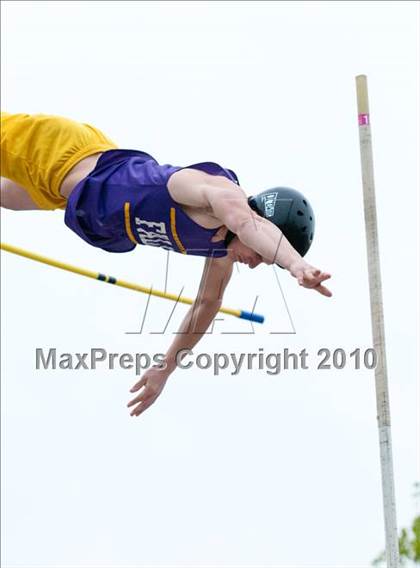 Thumbnail 1 in Hamline Elite Meet (Boys Pole Vault) photogallery.