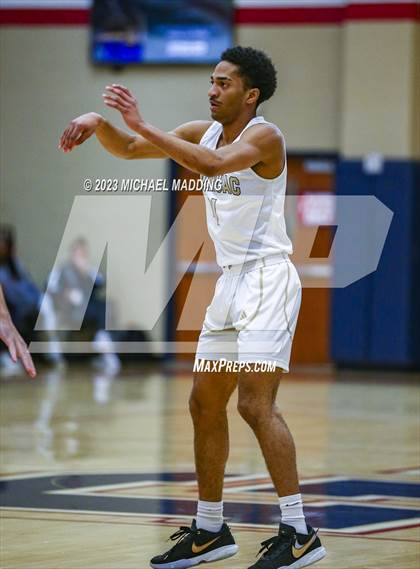 Thumbnail 1 in Anahuac vs Ponder (Hardin-Jefferson Basketball Marathon) photogallery.