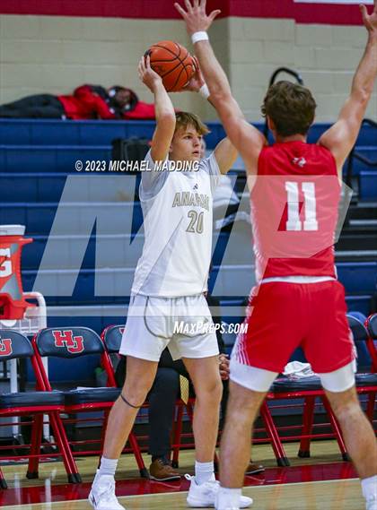Thumbnail 1 in Anahuac vs Ponder (Hardin-Jefferson Basketball Marathon) photogallery.