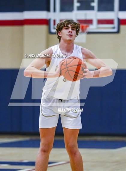 Thumbnail 1 in Anahuac vs Ponder (Hardin-Jefferson Basketball Marathon) photogallery.