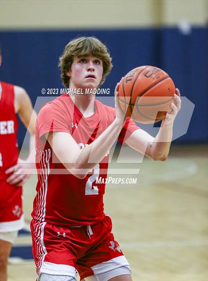Thumbnail 3 in Anahuac vs Ponder (Hardin-Jefferson Basketball Marathon) photogallery.