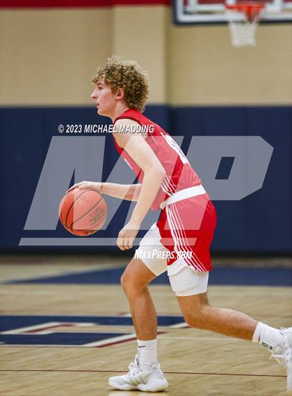 Thumbnail 1 in Anahuac vs Ponder (Hardin-Jefferson Basketball Marathon) photogallery.