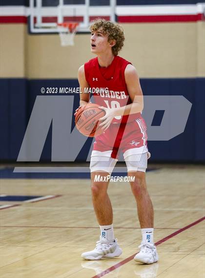 Thumbnail 3 in Anahuac vs Ponder (Hardin-Jefferson Basketball Marathon) photogallery.