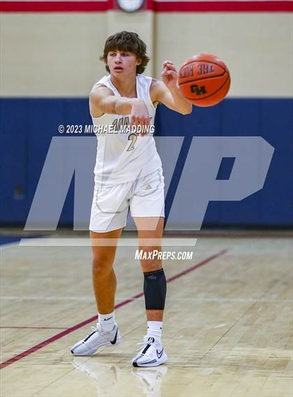 Thumbnail 2 in Anahuac vs Ponder (Hardin-Jefferson Basketball Marathon) photogallery.