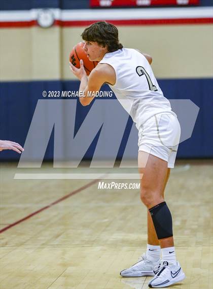 Thumbnail 3 in Anahuac vs Ponder (Hardin-Jefferson Basketball Marathon) photogallery.