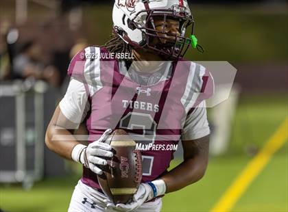 Thumbnail 2 in Port Arthur Memorial vs. A&M Consolidated (UIL 5A D1 Football Area) photogallery.