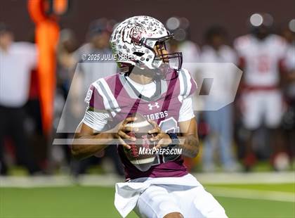Thumbnail 2 in Port Arthur Memorial vs. A&M Consolidated (UIL 5A D1 Football Area) photogallery.