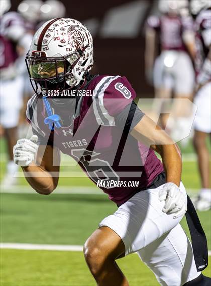 Thumbnail 2 in Port Arthur Memorial vs. A&M Consolidated (UIL 5A D1 Football Area) photogallery.