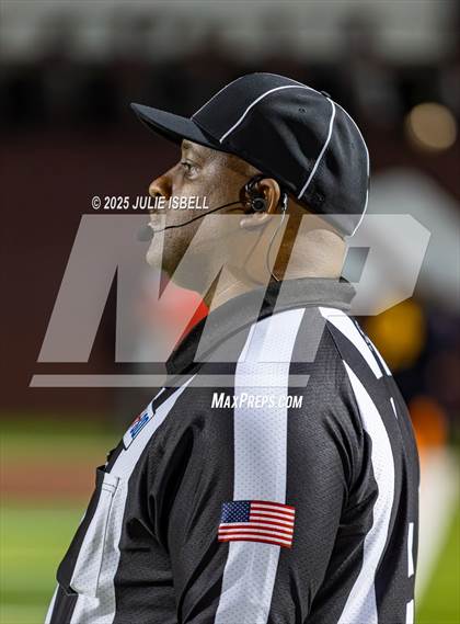 Thumbnail 2 in Port Arthur Memorial vs. A&M Consolidated (UIL 5A D1 Football Area) photogallery.