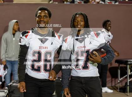 Thumbnail 2 in Port Arthur Memorial vs. A&M Consolidated (UIL 5A D1 Football Area) photogallery.