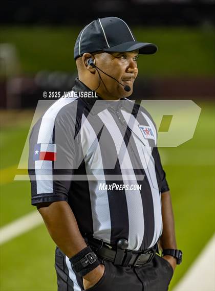 Thumbnail 1 in Port Arthur Memorial vs. A&M Consolidated (UIL 5A D1 Football Area) photogallery.