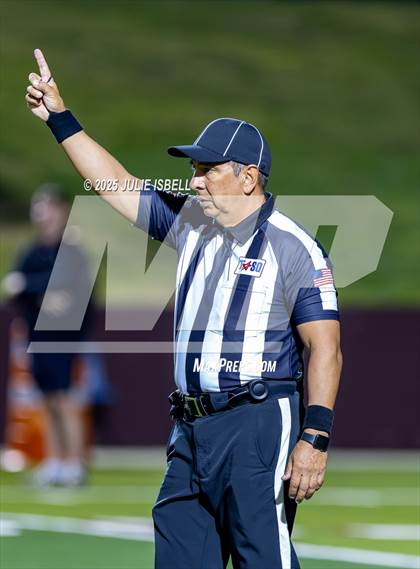 Thumbnail 2 in Port Arthur Memorial vs. A&M Consolidated (UIL 5A D1 Football Area) photogallery.