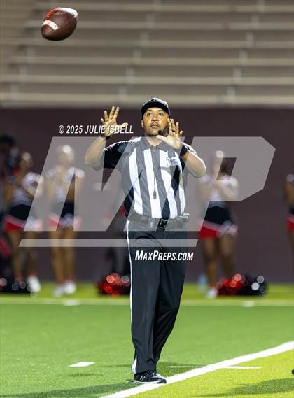 Thumbnail 1 in Port Arthur Memorial vs. A&M Consolidated (UIL 5A D1 Football Area) photogallery.