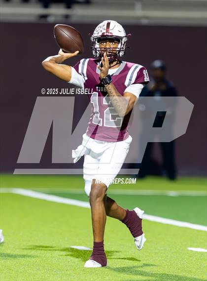 Thumbnail 3 in Port Arthur Memorial vs. A&M Consolidated (UIL 5A D1 Football Area) photogallery.