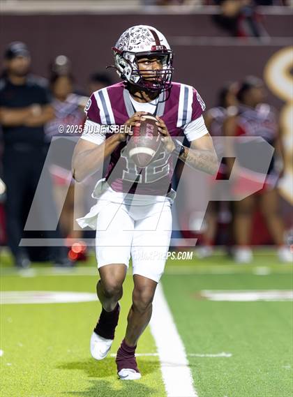 Thumbnail 1 in Port Arthur Memorial vs. A&M Consolidated (UIL 5A D1 Football Area) photogallery.
