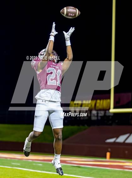 Thumbnail 1 in Port Arthur Memorial vs. A&M Consolidated (UIL 5A D1 Football Area) photogallery.