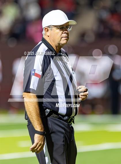 Thumbnail 1 in Port Arthur Memorial vs. A&M Consolidated (UIL 5A D1 Football Area) photogallery.