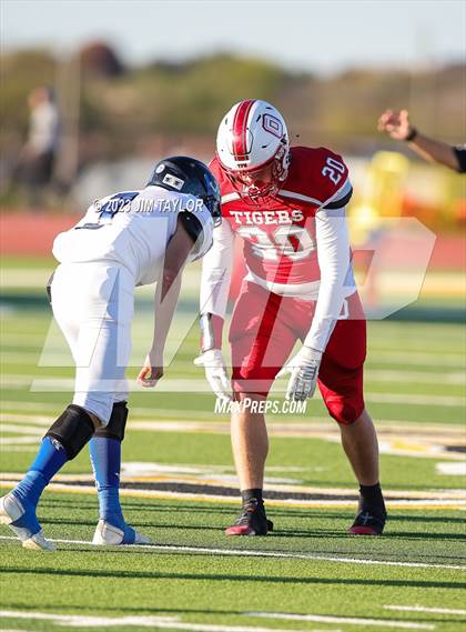 Thumbnail 1 in Richland Springs vs Oglesby (UIL 1A State Semi-Finals) photogallery.