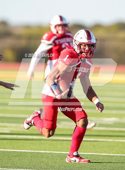 Thumbnail 3 in Richland Springs vs Oglesby (UIL 1A State Semi-Finals) photogallery.