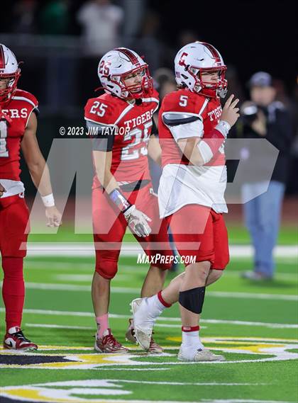 Thumbnail 2 in Richland Springs vs Oglesby (UIL 1A State Semi-Finals) photogallery.