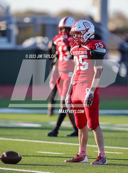 Thumbnail 1 in Richland Springs vs Oglesby (UIL 1A State Semi-Finals) photogallery.