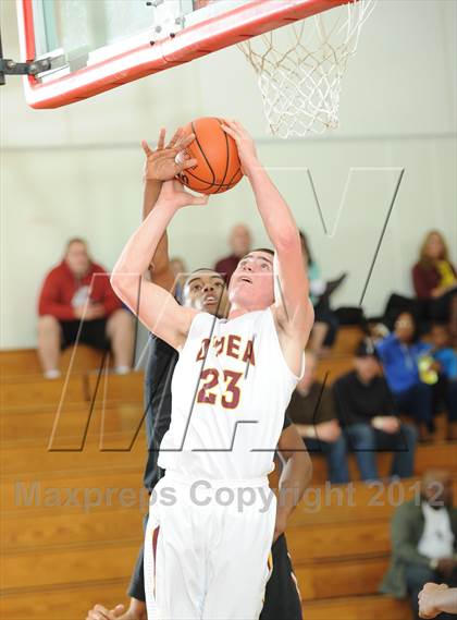 Thumbnail 3 in Westchester vs. O'Dea(MaxPreps Holiday Classic) photogallery.