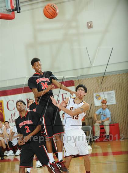 Thumbnail 2 in Westchester vs. O'Dea(MaxPreps Holiday Classic) photogallery.