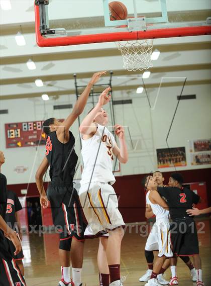 Thumbnail 3 in Westchester vs. O'Dea(MaxPreps Holiday Classic) photogallery.