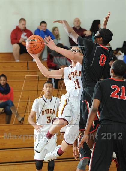 Thumbnail 2 in Westchester vs. O'Dea(MaxPreps Holiday Classic) photogallery.