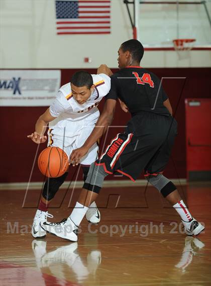 Thumbnail 2 in Westchester vs. O'Dea(MaxPreps Holiday Classic) photogallery.