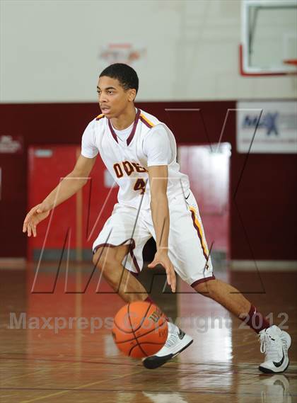 Thumbnail 2 in Westchester vs. O'Dea(MaxPreps Holiday Classic) photogallery.