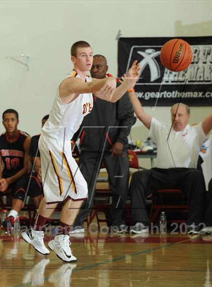 Thumbnail 1 in Westchester vs. O'Dea(MaxPreps Holiday Classic) photogallery.