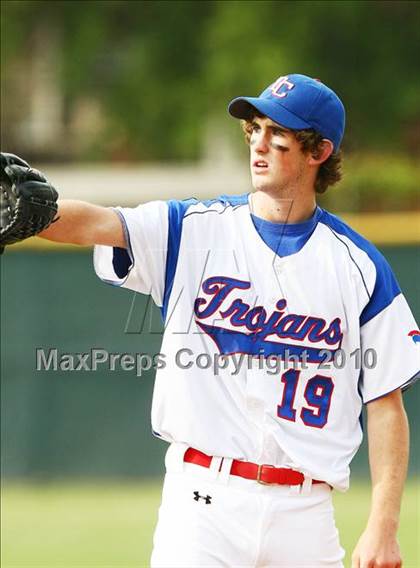 Thumbnail 2 in Bishop Dunne vs Trinity Christian photogallery.