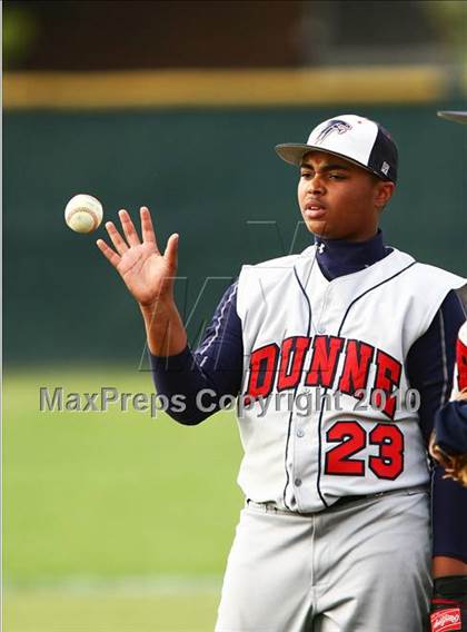 Thumbnail 3 in Bishop Dunne vs Trinity Christian photogallery.